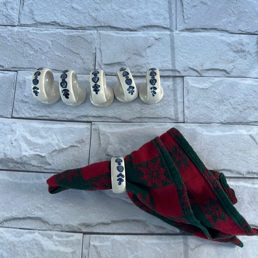 Vintage Pfaltzgraff ceramic Yorktowne napkin ring set of 6 footed